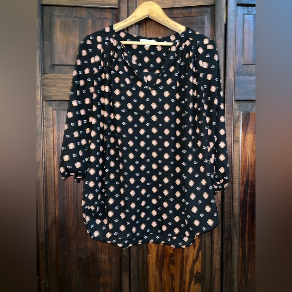 Pleione Black Blouse with Peach‎ and White Patterns